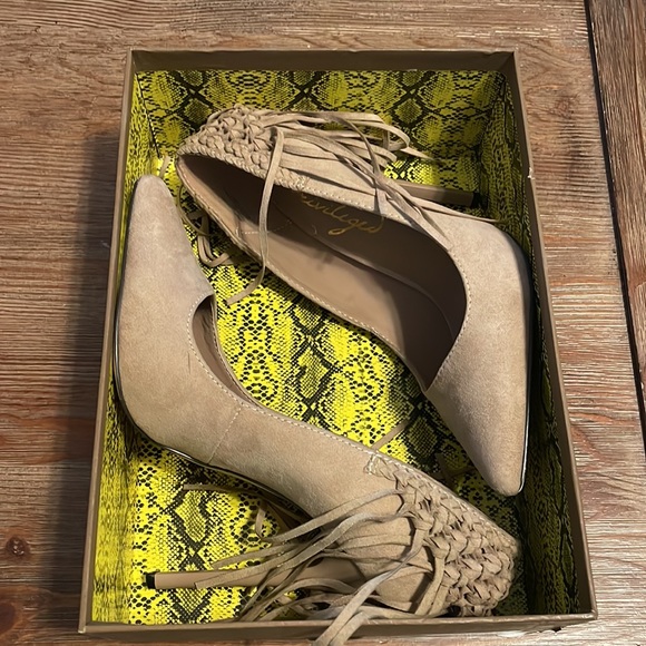 Nasty Gal #60492 Privileged shoes - Picture 14 of 15